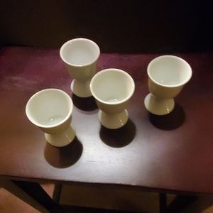 4 egg cups